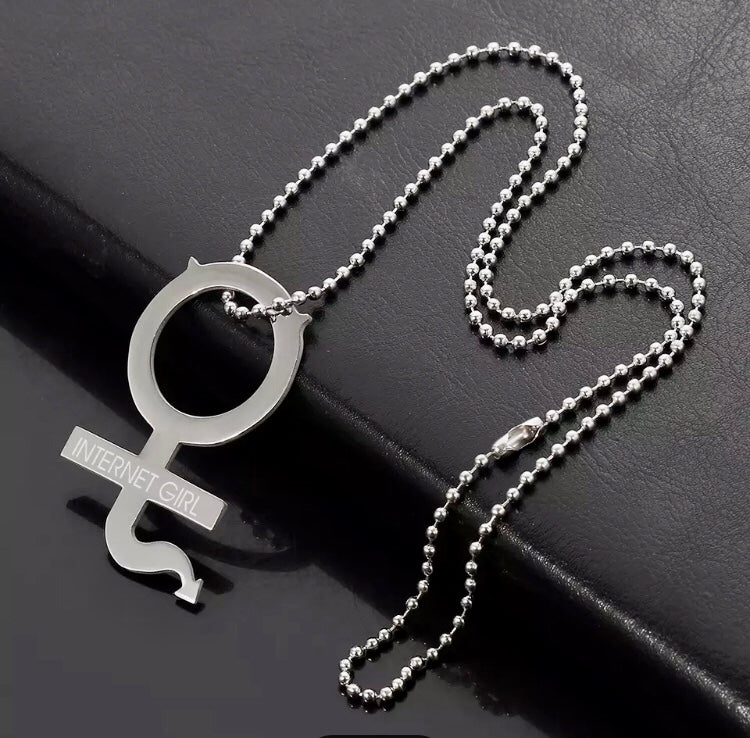 Female Streetwear Chain Necklace - Visual Streetwear